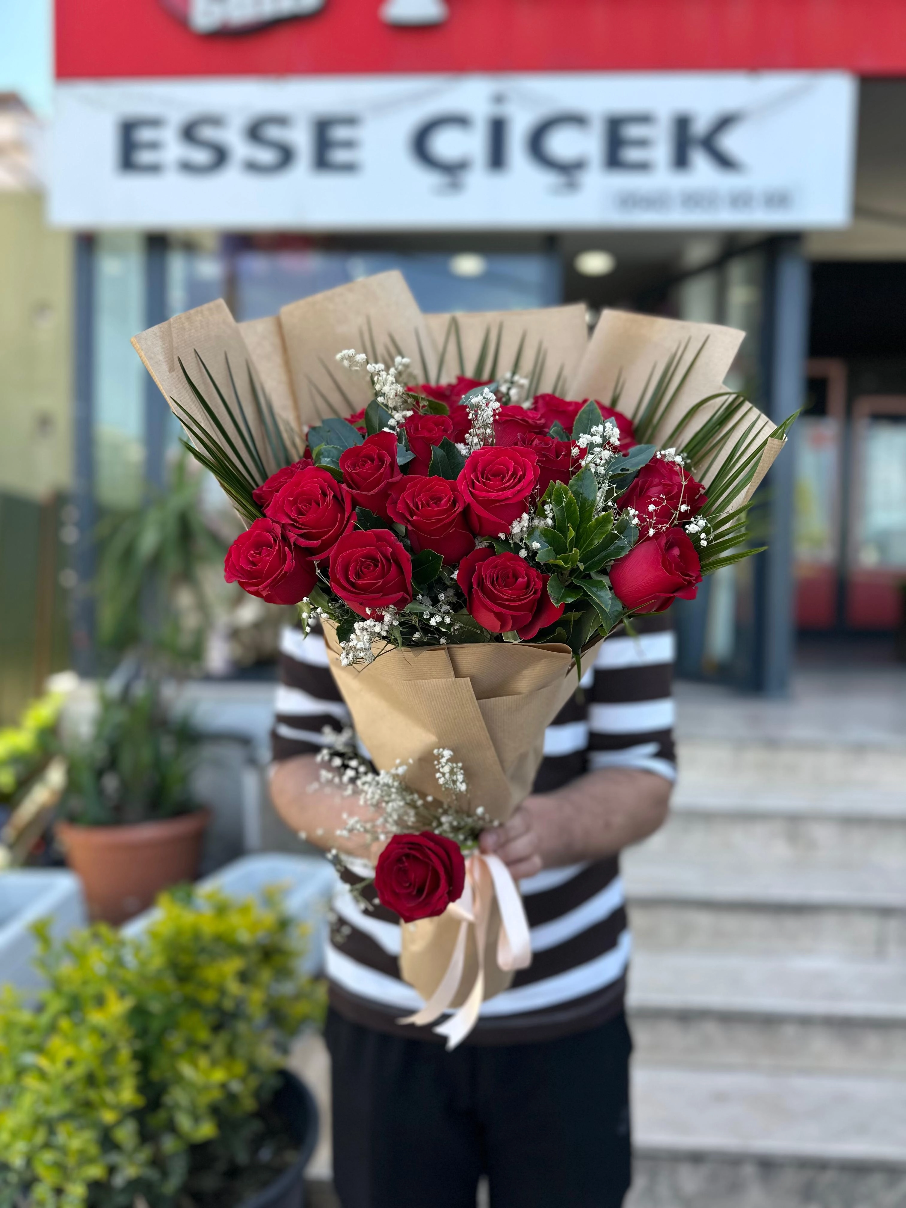 21'Li Kırmızı Gül Buketi Kraft Ambalaj