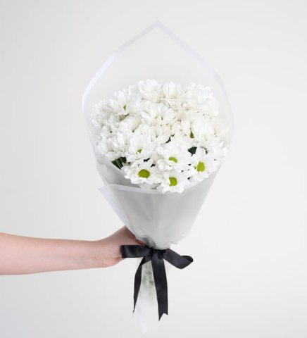 Beyaz Papatya Buketi Beyaz Kağıtta